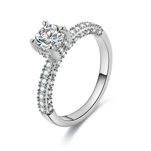 Jewelry - NEW 925 Silver Round Diamond Engagement Ring